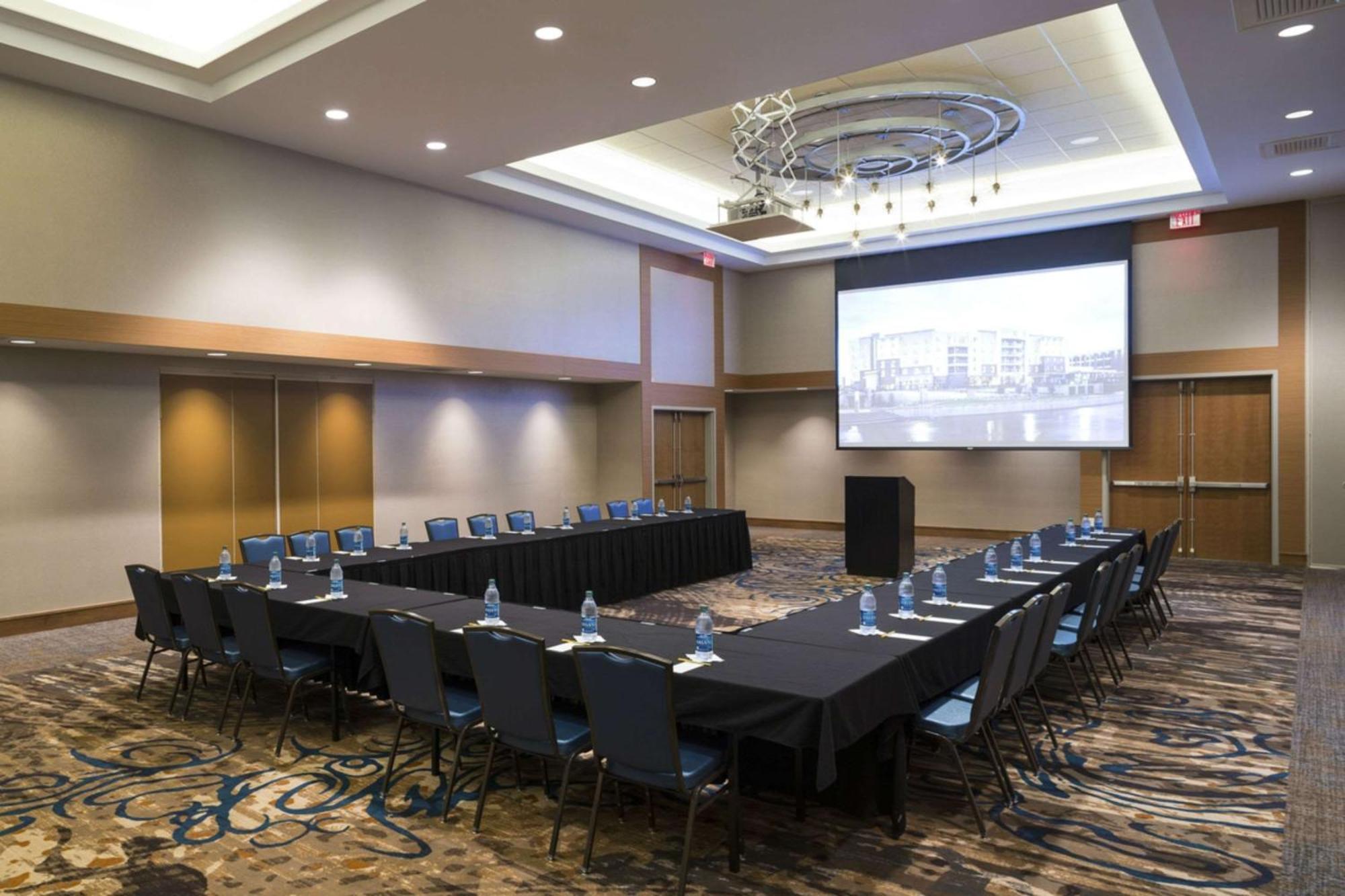 Hilton Garden Inn Sioux Falls Downtown Buitenkant foto